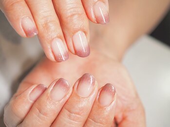 ビューティトリップ(Beauty TRIP)/接客業でも秋色を楽しめます