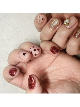 ホワイト(WHITE)/持ち込みハートネイル