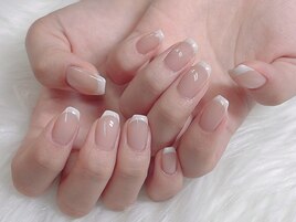 王道  フレンチネイル