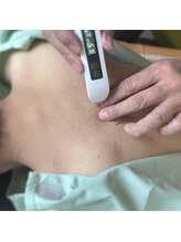 マッサージ整体 ピーカン/電子灸などを用いた施術