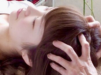 おうちサロン ニワノミ(NIWANOMI)の写真/眼精疲労/肩首こり/不眠に＊頭皮のコリをじっくりほぐし、身体も心もリフレッシュ♪