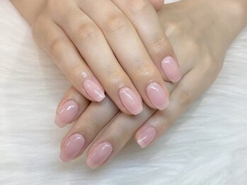 サロン ド ヴィエル(salon de Viel)の写真/《パラジェル/フィルイン対応◎》シンプルの中にもこだわりが詰まった上品可愛いネイルで大人女性を演出＊