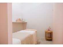 落ち着いた雰囲気の個室でゆったりリラックスしていただけます。