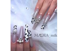 マディア(MADIA)
