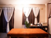 セレナ 川越/【日光が当たる明るい店内】