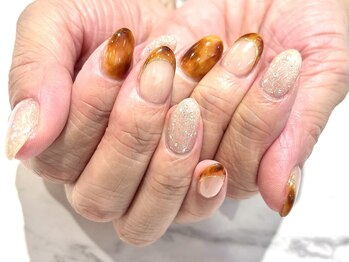 ワールド ビューティ ヴィヴァルト 宝塚店(WORLD BEAUTY VIVALTO)/べっ甲ネイル