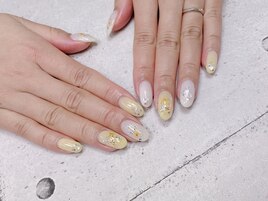 イエローフラワーネイル
