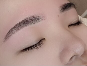 ソルーナ(Soluna)の写真/《ハリウッドブロウリフト+眉wax脱毛》顔の印象は眉毛で決まる♪まつ毛とのSETも時短×印象UPで人気◎