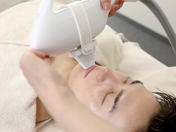 ロビアンサロン(ROVIAN SALON)の写真/メンズ脱毛はROVIAN SALONにお任せ！国産脱毛器を使用しており痛みも少なく施術が受けられます♪