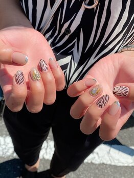 エム(em)/アニマルネイル