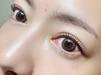 オフ(OFF)の写真/ケアしながらのまつげパーマが可能に！今大人気のブラックコーティングもついてるのでまつげの濃さもUP♪
