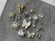 ブランジュネイル バイ バラ(Blange nail by VALLA)の雰囲気(ワンホンネイルが叶う♪大人可愛いパーツをご用意しております☆)