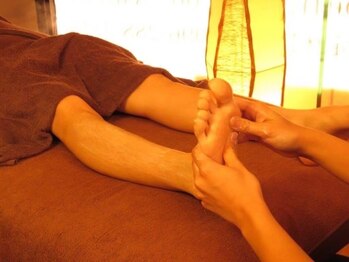 ベホイミ 新屋敷店(BEHOIMI)の写真/≪なかなか取れない足の疲労に…≫もみほぐし50分＋足つぼ20分(足湯付き) ￥6,200 → ￥5,720