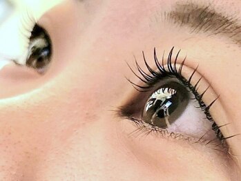 シューシャ(xuxa)の写真/【提案力に自信◎】まつげパーマ¥4500/根本からしっかり立ち上げ上品eye☆一重・奥二重のお悩みにも対応◎