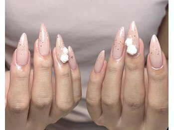 グロス(Gloss)の写真/【韓国系/トレンド/ロングネイルまで】こだわりのフォルム、持ち、デザインで、周りと差が付く爪先へ。
