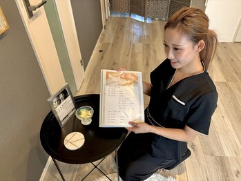 ステラ(STELLA)の写真/★新メニュー★ハイドロフェイシャルで透明感のある輝く素肌に♪毛穴汚れ・黒ずみ・ニキビケアにも◎