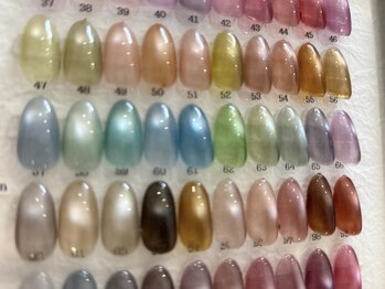 ネイルサロン レーヴ(Reve)の写真/シンプルオフィス系もお任せ♪上品な中にも可愛さをプラスしたデザイン多数!話題のマグネットは400色以上◎