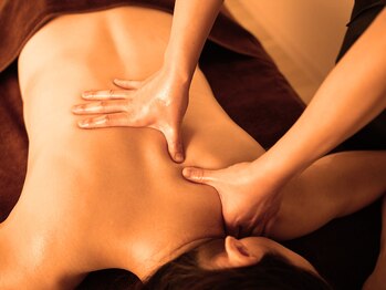 シュプロス(SPROSS)/【筋膜矯正NMTオイルセラピー】