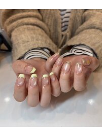 イエローフレンチネイル