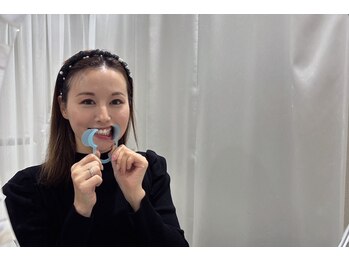 ホワイトニングショップ北四番丁店【4月中旬 NEW OPEN(予定)】/【施術の流れ2】オープナー装着