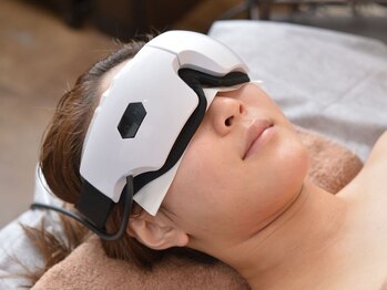 フリーネイル 堀江店(free nail)/ホットアイマスクで筋肉をほぐす