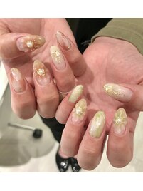 ライトグリーン　ベージュカラー