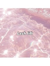 アイラッシュリリーマカナ(EYELASH LI'ILI'IMAKANA)/まつげパーマ