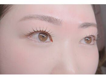 ロリ(Loli)の写真/《ハリウッドブロウリフト正規店》毛流れ/眉形で印象変化♪まつ毛パーマとSet◎美眉WAXスタイリング￥3500