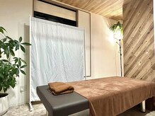 からだびより整体院の雰囲気(綺麗で落ち着く施術部屋。ヒーリング音楽で心から癒しを♪)