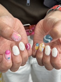アヤネイルズ アンド アイラッシュ(AYA NAILZ.＆Eyelash)/カラフルネイル♪