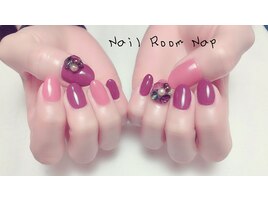 ビジューでワンポイント