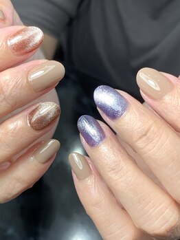 レディグリッター(Lady glitter)/ベージュ×マグネットネイル