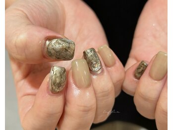 ネイルサロン ティフィン(tiffin)/~鉱物感ネイル~