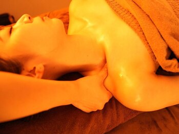 コージールーム(COZY room)の写真/PCやスマホで固まりがちな首肩周りも当店でしっかりケア！日々のデスクワークや家事等で不調を抱える方に◎