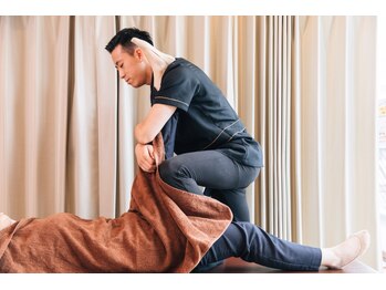 くまのみ整骨院 北浦和駅前院/骨盤矯正/肩甲骨/猫背矯正