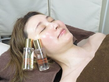 肌質改善ラボの写真/新宿西口すぐ【REVIハーブピーリングorララピール】+【全身矯正+ヘッド+小顔矯正+頭蓋骨矯正】80分¥8800