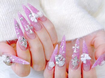 ティアラネイル(TIARA NAIL)の写真/【自店オフ無料☆】マグネットネイルやVカットビジュー、オーロラネイルなど流行のデザインが楽しめる！