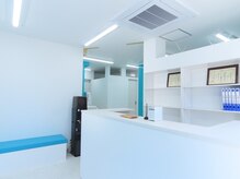 中野坂上中央接骨院/受付カウンター