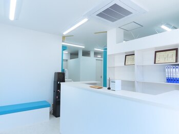 中野坂上中央接骨院/受付カウンター