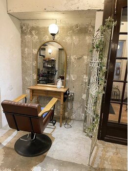 ダフネ(DAFNE)/メイク直しスペース