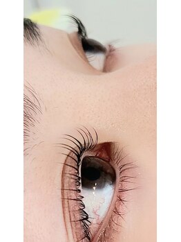 コア(Koa)/横顔もまつげ美人