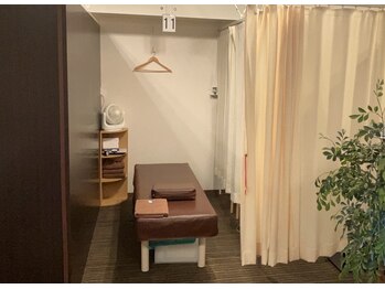 共立総合整骨院 八王子院/半個室もあります!