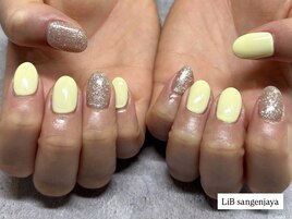 レモンイエローラメネイル