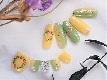 ヘゼリヒ(Gezellig)/フットネイル定額コース