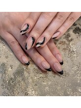 ヴェールサラン(Veil Saran)/海外風アシメネイル