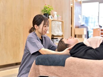 ザビー(THE B)の写真/辛い肩こりのお悩みに◎整体＋肩甲骨はがしで首・肩こり解消！デスクワーク等で眼精疲労の方にもオススメ♪
