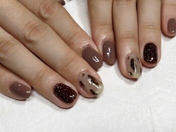 アニマル柄ネイル