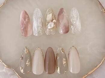 クイーンズネイル(Queeens nail)の写真/【NEW　OPEN】フレンチネイル,マグネットネイルなど時短・丁寧に仕上げるからもち◎パラジェルに交換も可能