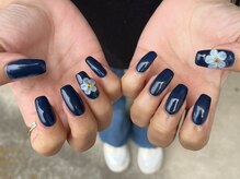 サクノネイル(SAKUNONAIL)/ネイビーフラワーネイル