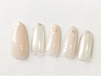 ノーラスリエン(Nolaslien)/春ネイル シアーベージュ 金箔